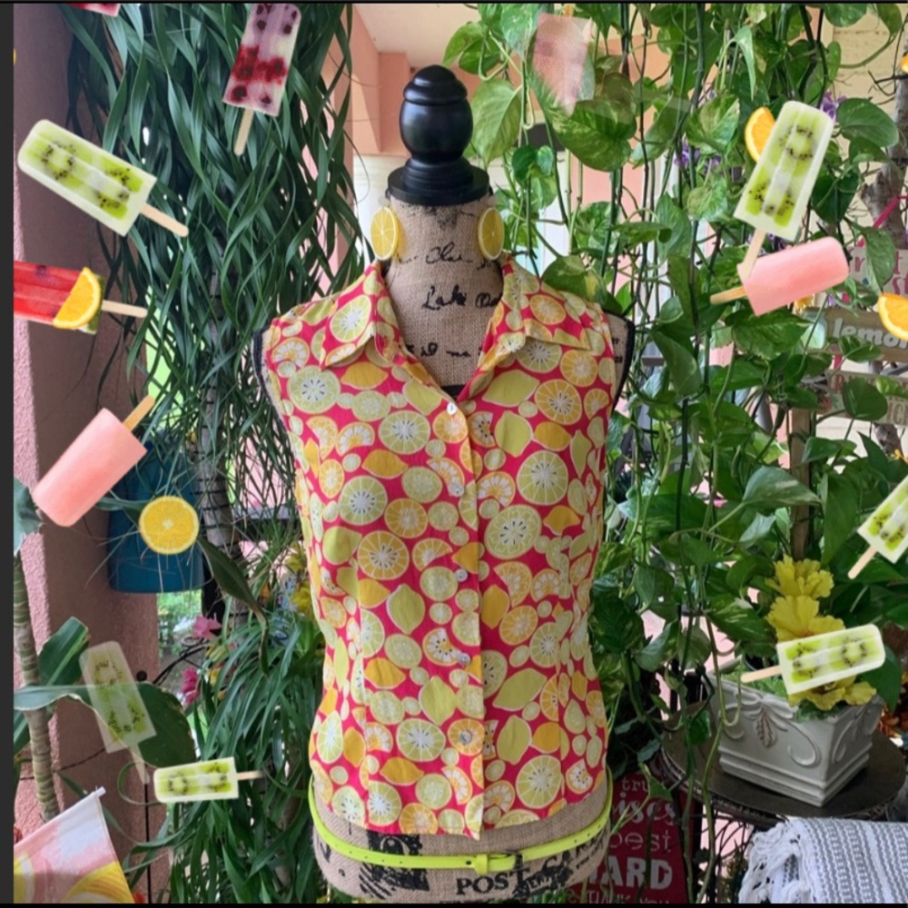 Maggie London Lemon Citrus Print Blouse.